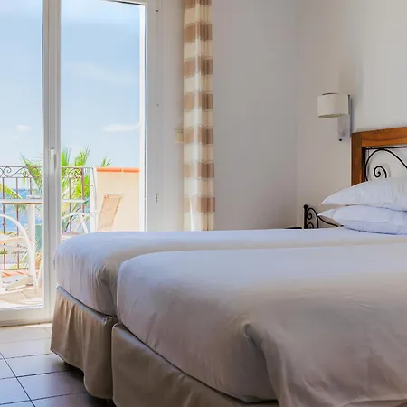 De La Pyramide Hotel Mèze