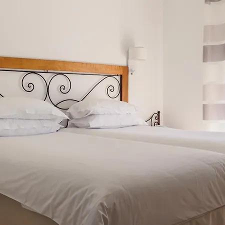 Hotel De La Pyramide Mèze