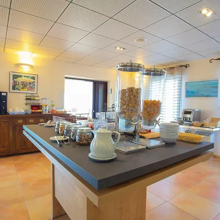 De La Pyramide Hotel Mèze