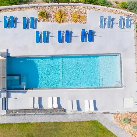 De La Pyramide Hotel 3*