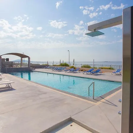 De La Pyramide Hotel 3*