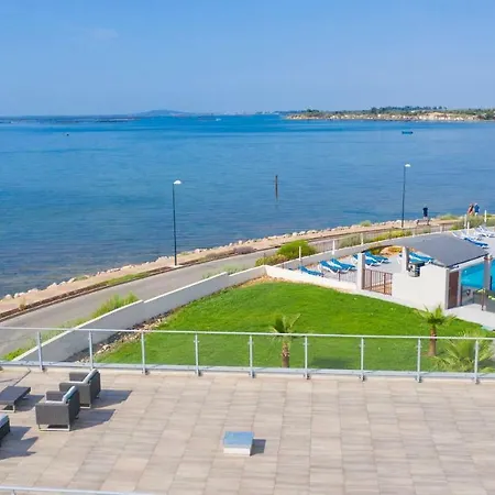 De La Pyramide 3* Mèze