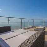 De La Pyramide Hotel Mèze