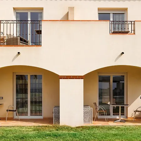 De La Pyramide Отель