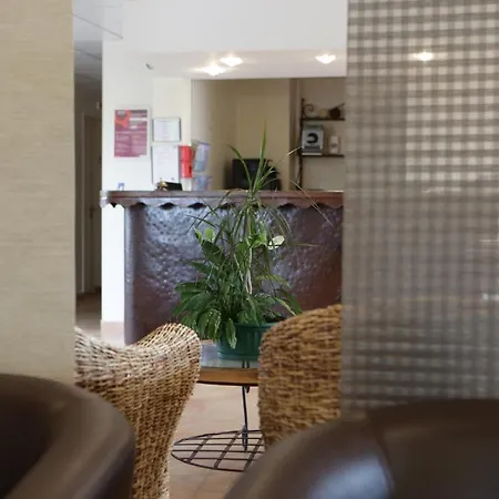 Отель De La Pyramide