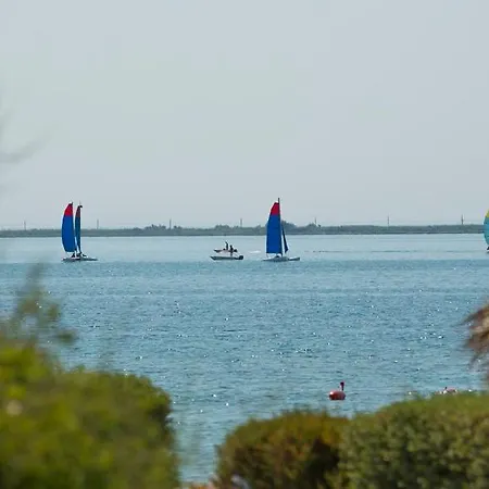 Отель De La Pyramide Мезе