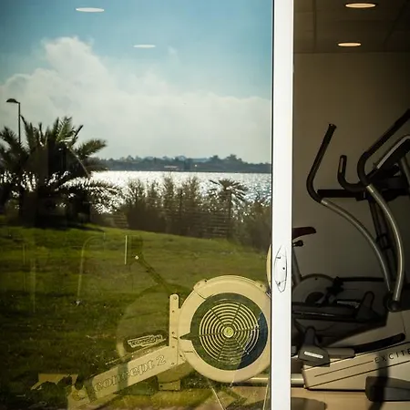 Отель De La Pyramide Мезе