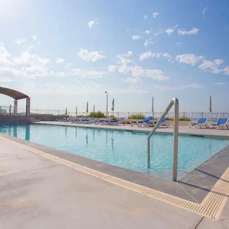 De La Pyramide Мезе