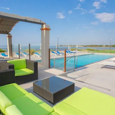 Отель De La Pyramide 3*