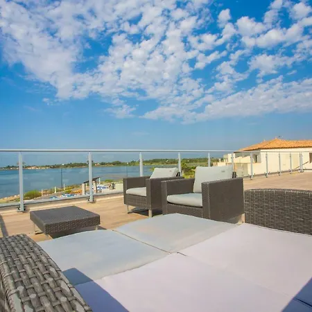 De La Pyramide Отель