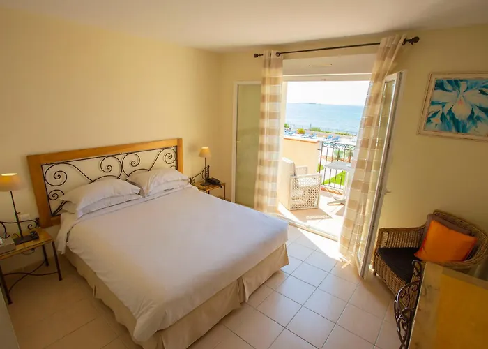 Ξενοδοχείο De La Pyramide